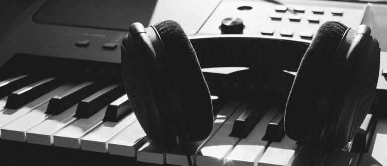 Best wired headphones for piano