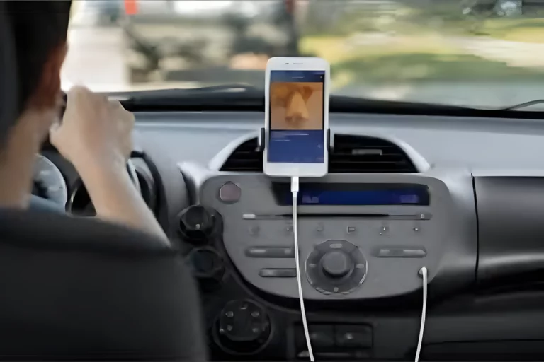 Aux-Cord-for-iPhone-feature